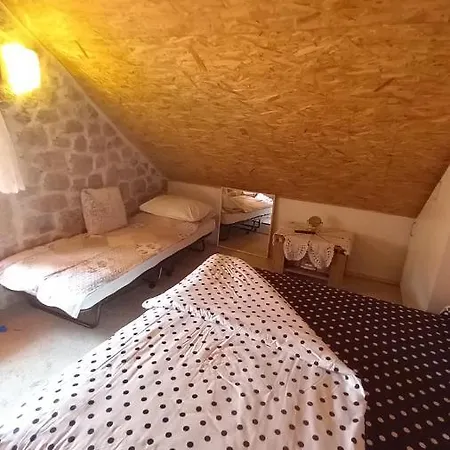 Niki, Medov Dolac - Apartment